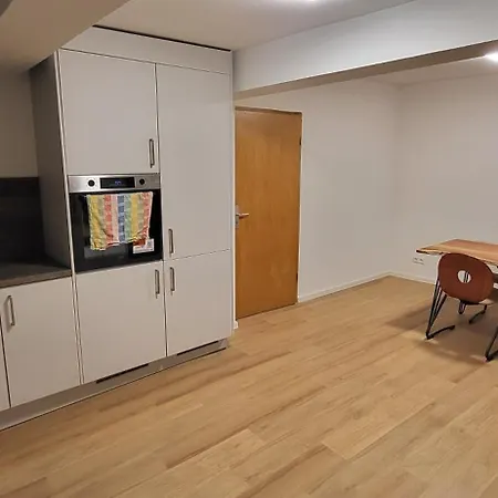 Mhq Im Historischen Fachwerkhaus Mit Terrasse In 魏布林根