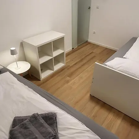 公寓 Mhq Im Historischen Fachwerkhaus Mit Terrasse In 魏布林根