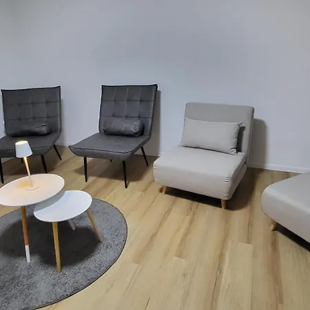 Mhq Im Historischen Fachwerkhaus Mit Terrasse In * 魏布林根